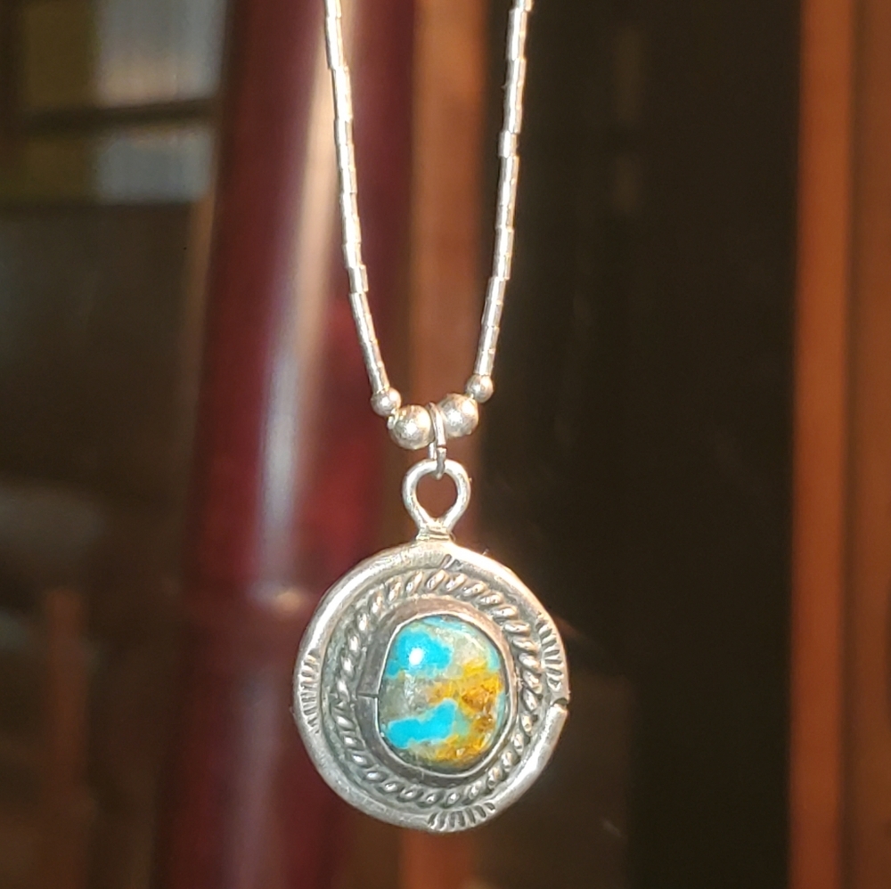 Vintage Navajo Turquoise Pendant Necklac - Picture 4 of 5